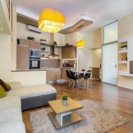 Spacious & Stylish Apartment In Downtown בודפשט מראה חיצוני תמונה