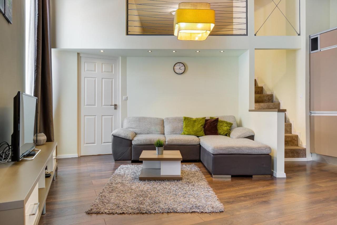 Spacious & Stylish Apartment In Downtown בודפשט מראה חיצוני תמונה